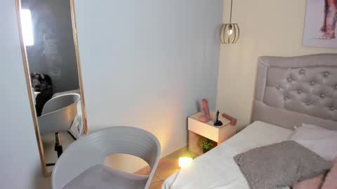 Escarlet online show from 11/25/25, 12:49