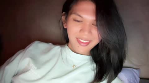 Snapshot of esilchan chatting on 05/02/26, 03:33 Chelliane online show from 05/02/26, 03:33