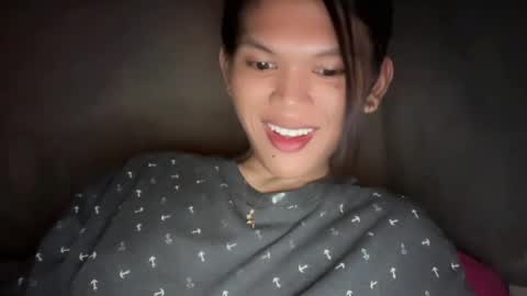 Snapshot of esilchan chatting on 05/19/26, 06:31 Chelliane online show from 05/19/26, 06:31