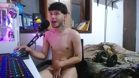 Snapshot of esjrobles chatting on 12/20/24, 03:25 Esteban online show from 12/20/24, 03:25