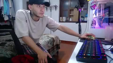 Snapshot of esjrobles chatting on 12/28/24, 05:55 Esteban online show from 12/28/24, 05:55