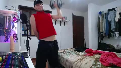 Snapshot of esjrobles chatting on 01/18/25, 07:17 Esteban online show from 01/18/25, 07:17