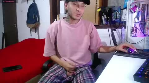 Snapshot of esjrobles chatting on 02/17/25, 02:59 Esteban online show from 02/17/25, 02:59