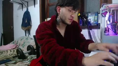Snapshot of esjrobles chatting on 02/24/25, 03:33 Esteban online show from 02/24/25, 03:33