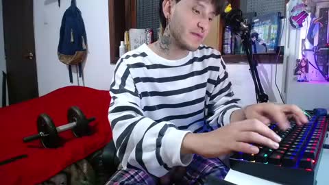 Snapshot of esjrobles chatting on 03/02/25, 07:54 Esteban online show from 03/02/25, 07:54