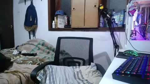 Snapshot of esjrobles chatting on 03/07/25, 06:57 Esteban online show from 03/07/25, 06:57