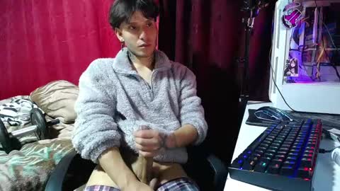 Snapshot of esjrobles chatting on 03/12/25, 08:19 Esteban online show from 03/12/25, 08:19