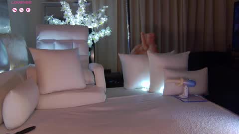 Esther online show from 02/05/26, 09:19