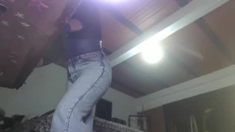 Eskela911 online show from 01/25/25, 01:54