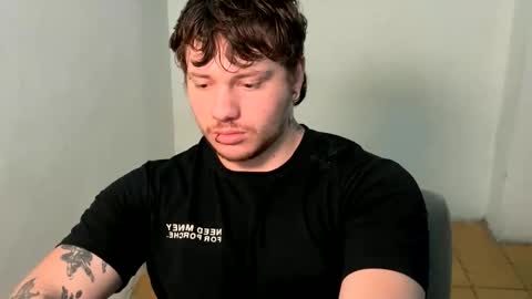 Snapshot of eskol212 chatting on 05/13/26, 01:30 eskol212 online show from 05/13/26, 01:30