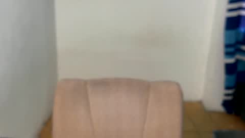Snapshot of eskol212 chatting on 05/24/26, 10:15 eskol212 online show from 05/24/26, 10:15