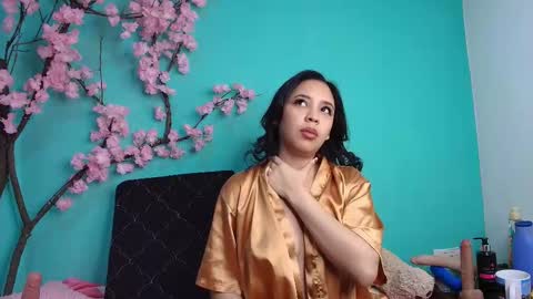 Esmeralda  online show from 11/18/25, 11:47