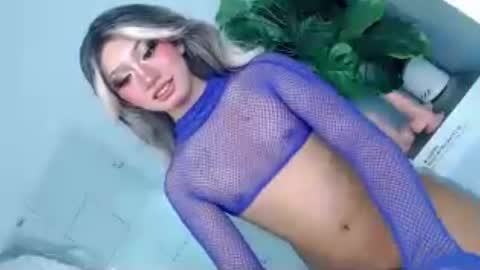 Snapshot of esmeralda28x chatting on 07/11/26, 01:30 esmeralda28x online show from 07/11/26, 01:30