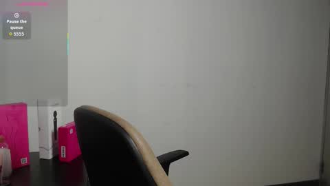 esmeralda_bk online show from 11/25/25, 09:26