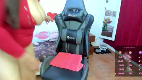 esme online show from 03/04/26, 07:53