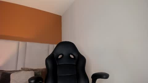 Snapshot of esmeralda_rose__ chatting on 06/26/26, 04:50 esmeralda_rose__ online show from 06/26/26, 04:50