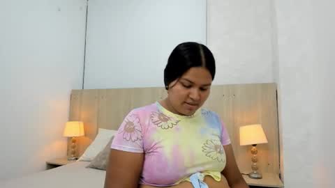 Esmeralda online show from 11/23/25, 07:35