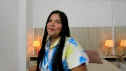 Esmeralda online show from 03/30/26, 07:37