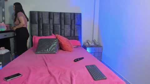 Perla online show from 11/21/25, 05:17