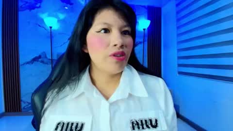 Esmeralda  online show from 11/25/25, 11:32