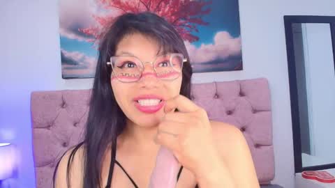 Esmeralda  online show from 12/16/25, 09:31