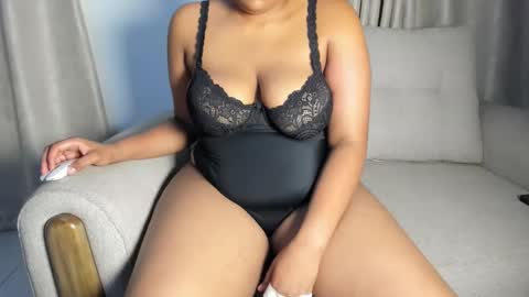 Esme online show from 10/06/25, 10:29