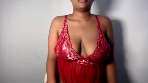 Snapshot of esmeray_ chatting on 05/11/26, 11:38 Esme online show from 05/11/26, 11:38