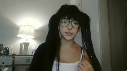 Snapshot of esoterickitten777 chatting on 11/24/25, 08:30 axe online show from 11/24/25, 08:30