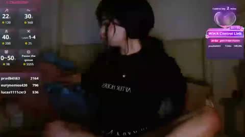 Snapshot of esoterickitten777 chatting on 07/14/26, 10:21 axe online show from 07/14/26, 10:21
