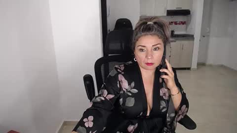Juliana online show from 05/15/26, 12:39
