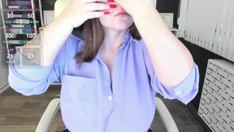 Ava online show from 09/10/25, 01:27