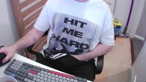 Snapshot of essex_wild chatting on 01/17/26, 08:45 Morph online show from 01/17/26, 08:45