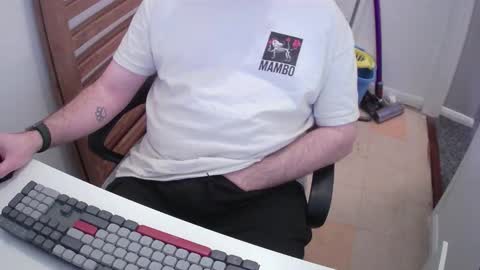 Snapshot of essex_wild chatting on 02/17/26, 09:32 Morph online show from 02/17/26, 09:32