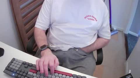 Snapshot of essex_wild chatting on 02/18/26, 10:00 Morph online show from 02/18/26, 10:00