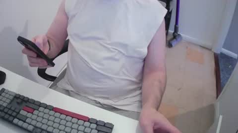 Snapshot of essex_wild chatting on 06/12/26, 05:56 Morph online show from 06/12/26, 05:56