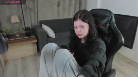 Snapshot of este_ria chatting on 12/04/24, 12:19 esteria online show from 12/04/24, 12:19