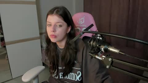 Snapshot of este_ria chatting on 12/09/24, 04:34 esteria online show from 12/09/24, 04:34