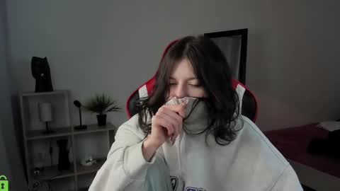 Snapshot of este_ria chatting on 12/14/24, 09:13 esteria online show from 12/14/24, 09:13