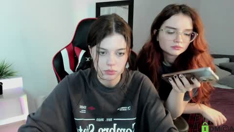 Snapshot of este_ria chatting on 01/19/25, 12:49 esteria online show from 01/19/25, 12:49