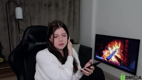 Snapshot of este_ria chatting on 01/25/25, 12:48 esteria online show from 01/25/25, 12:48