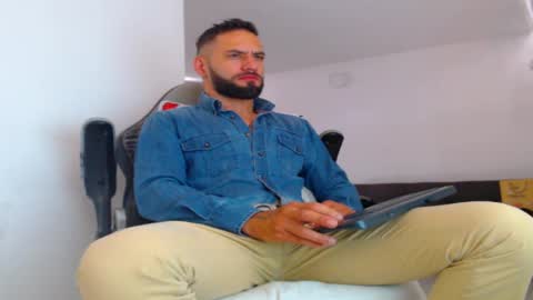 esteban online show from 09/23/25, 03:04