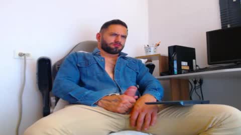 esteban online show from 12/19/25, 04:25