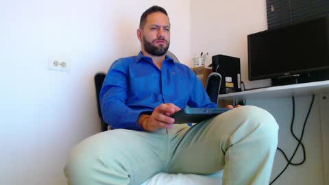 esteban online show from 05/04/26, 02:02