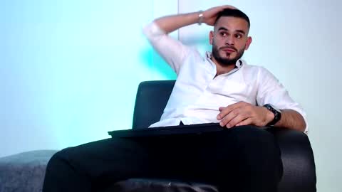 Esteban Fernandez online show from 11/02/25, 08:11