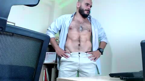 Snapshot of esteban_fer chatting on 06/24/26, 05:17 Esteban Fernandez online show from 06/24/26, 05:17