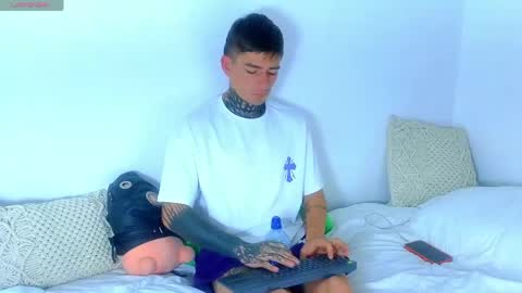 Esteban independent model online show from 05/25/26, 09:43