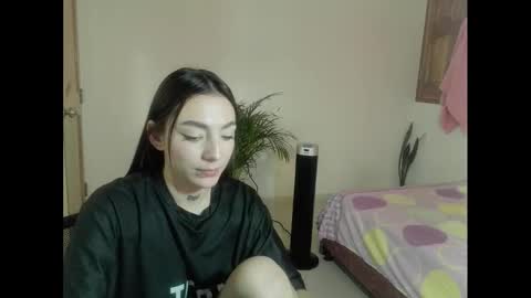 estefa1 online show from 09/30/25, 08:25