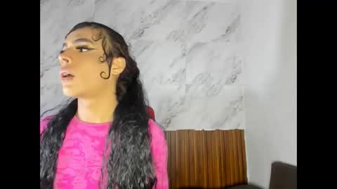Snapshot of estefani_robles chatting on 06/09/26, 11:27 estefani robles online show from 06/09/26, 11:27