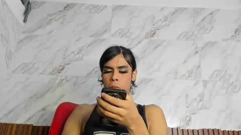 Snapshot of estefani_robles chatting on 06/24/26, 12:31 estefani robles online show from 06/24/26, 12:31