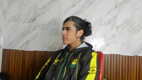 Snapshot of estefani_robles chatting on 06/28/26, 01:22 estefani robles online show from 06/28/26, 01:22